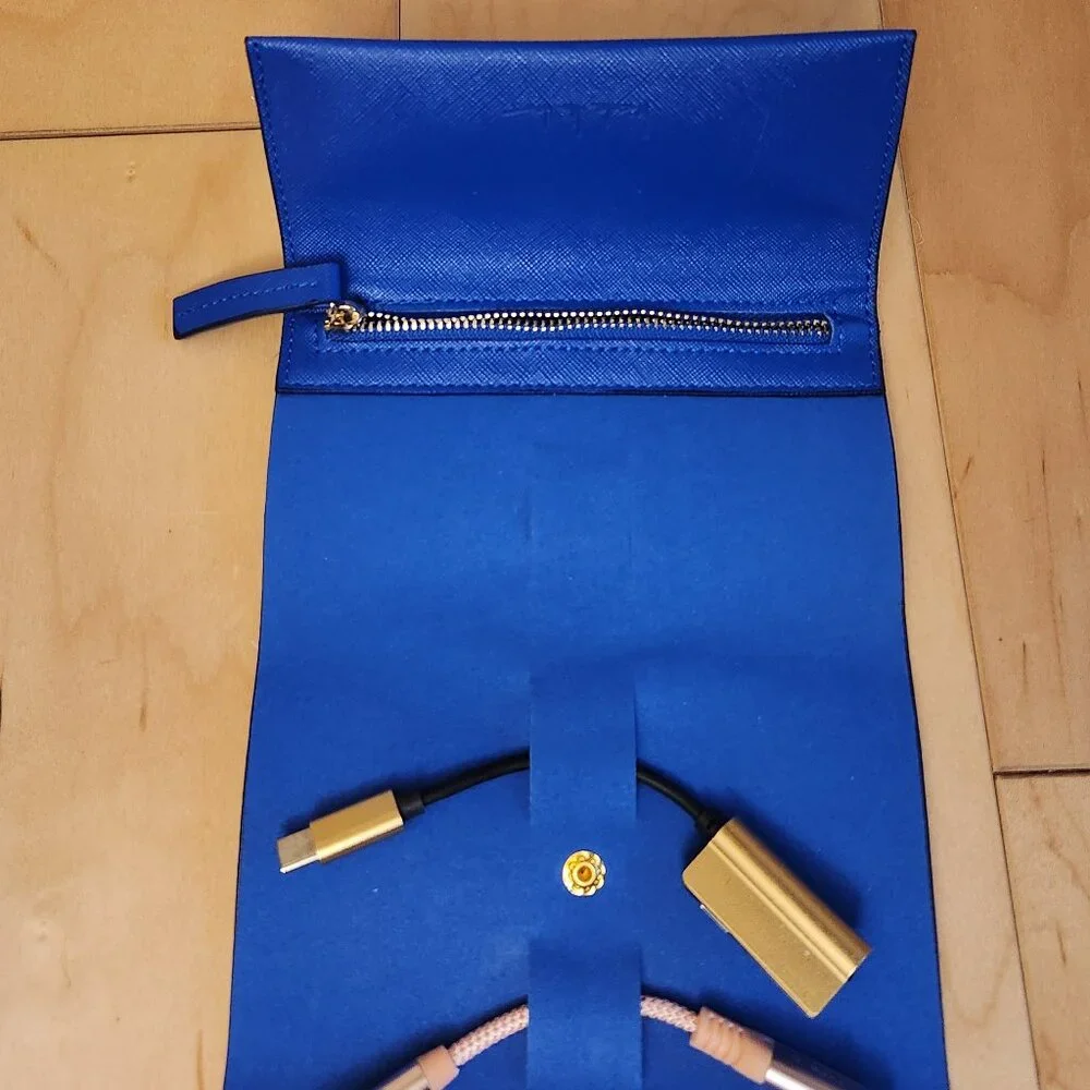 Nicole Miller Phone Camera Cables Wire Travel size Organizer Foldable NEW Blue